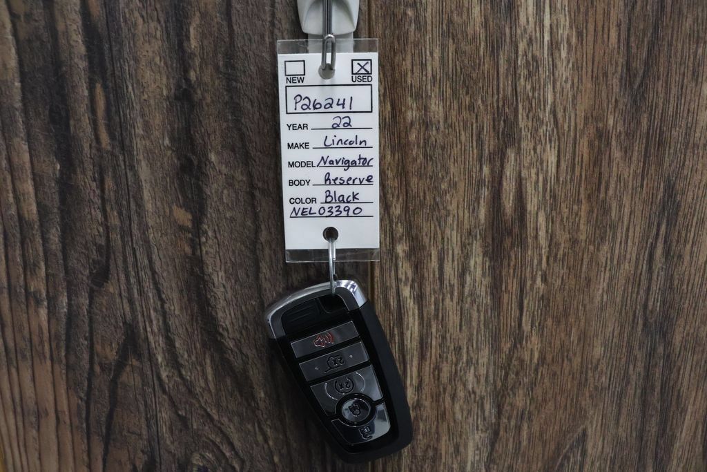 Used 2022 Lincoln Navigator Reserve AWD/4WD image 42