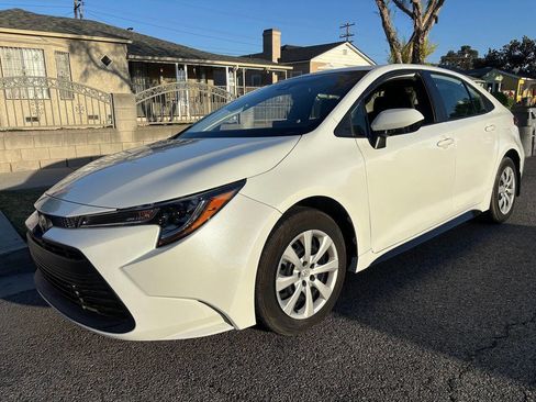 Used 2021 Toyota Corolla LE w/ Carpet Mat Package (TMS) FWD image 1