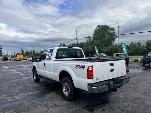 Used 2015 Ford F250 XL w/ Power Equipment Group AWD/4WD image 5