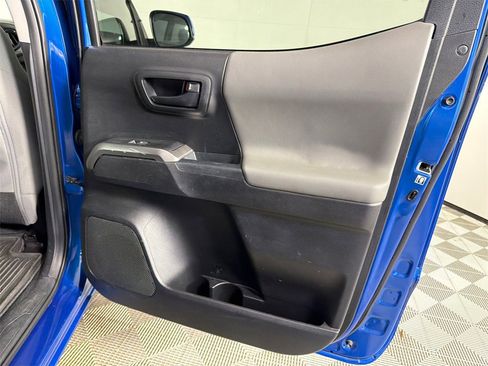 Used 2018 Toyota Tacoma SR5 image 16