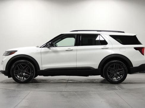 New 2026 Ford Explorer ST-Line w/ ST-Line Street Pack image 7