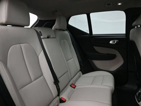 Used 2024 Volvo XC40 B5 Plus w/ Climate Package AWD/4WD image 32
