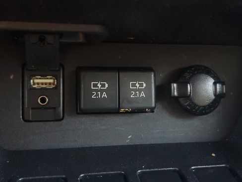 Used 2019 Toyota Highlander LE FWD image 26