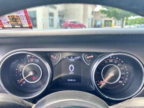 Used 2019 Jeep Wrangler Sport AWD/4WD image 3