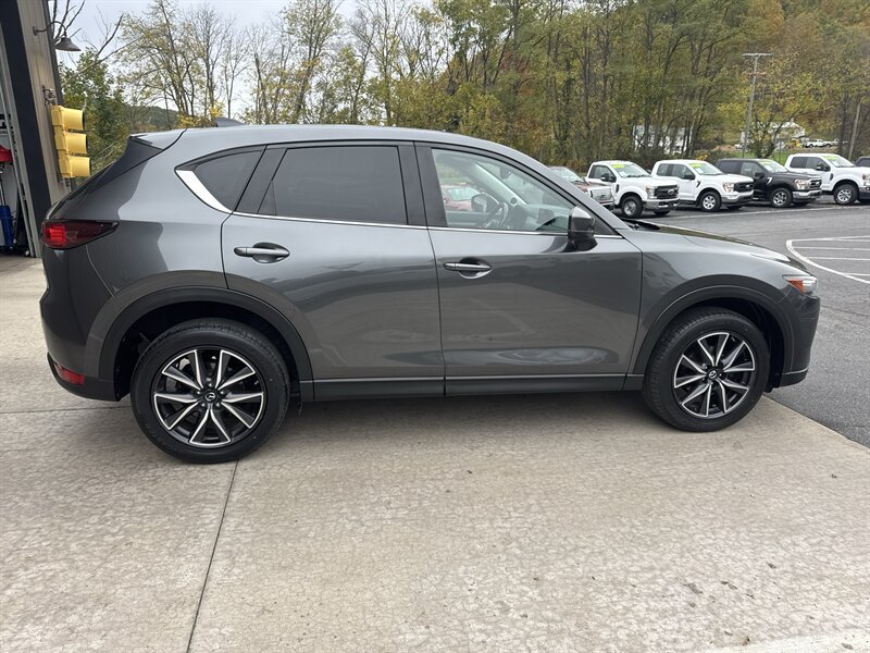 Used 2018 MAZDA CX-5 Touring w/ Preferred Equipment Package AWD/4WD image 3