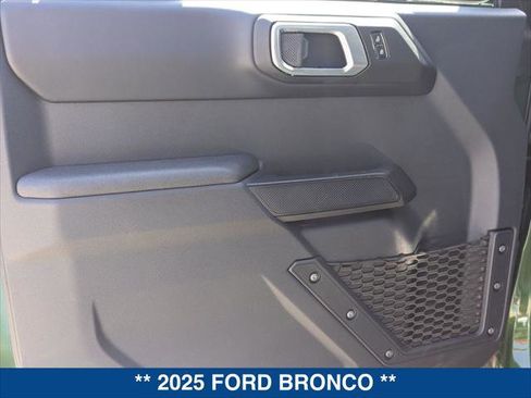 New 2025 Ford Bronco Badlands w/ Sasquatch Package AWD/4WD image 10