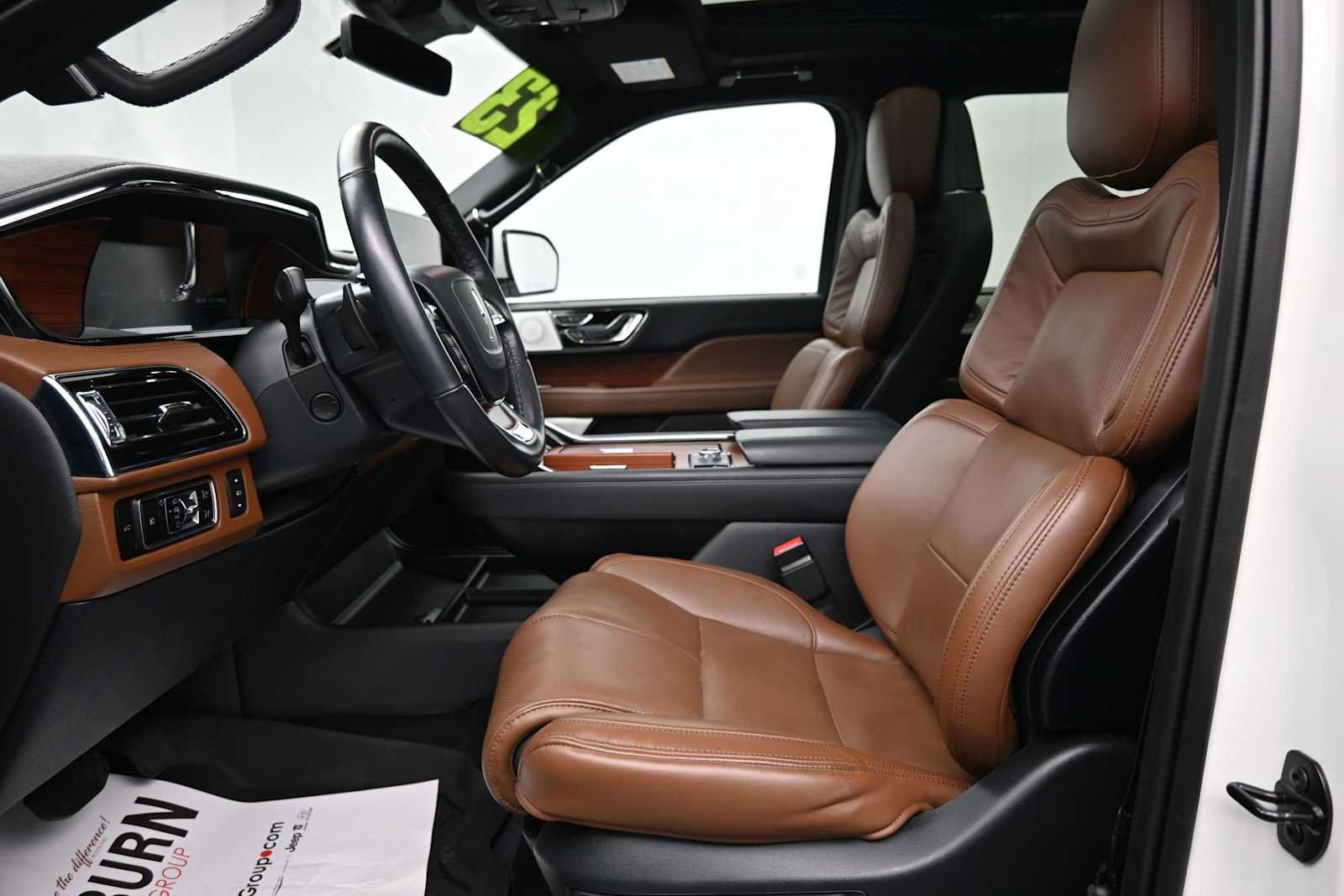 Used 2023 Lincoln Navigator Reserve AWD/4WD image 13