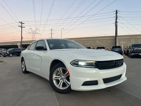 Used 2023 Dodge Charger SXT image 2