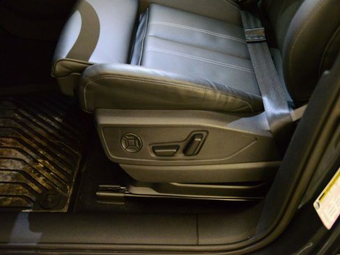 Certified 2025 Audi Q5 Prestige image 26