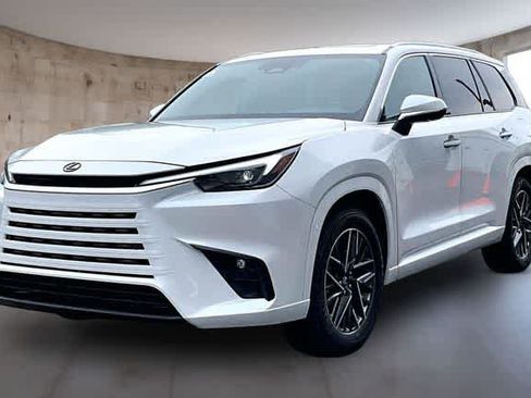 New 2026 Lexus TX 350 AWD image 2