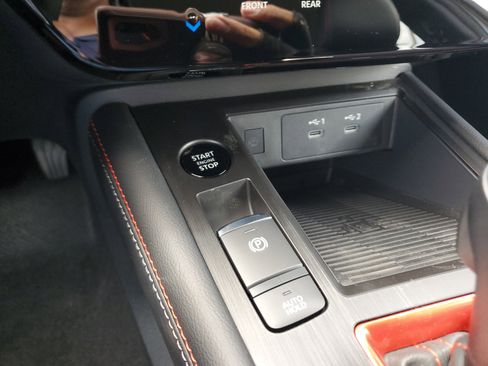 New 2026 Nissan Kicks SR FWD image 18