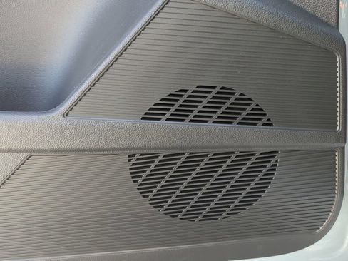 New 2026 Volkswagen Taos SE FWD image 18