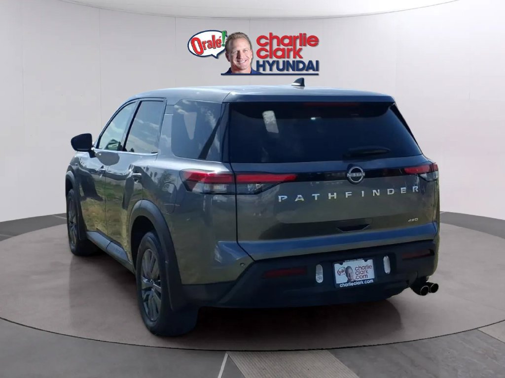 Used 2024 Nissan Pathfinder S AWD/4WD image 3