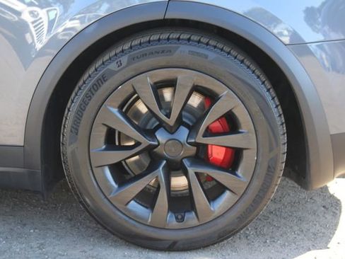 Used 2023 Tesla Model X Plaid image 6