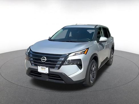 Used 2025 Nissan Rogue SV FWD image 7