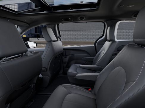 New 2026 Chrysler Pacifica Select image 23