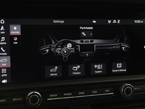 Used 2021 Porsche Macan image 39