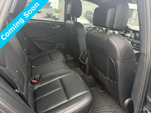 Used 2021 Porsche Macan image 12