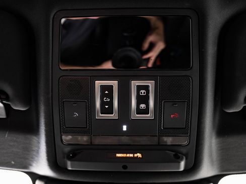 Used 2023 Land Rover Range Rover Evoque R-Dynamic SE image 39