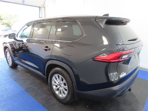 Used 2025 Toyota Grand Highlander AWD image 10