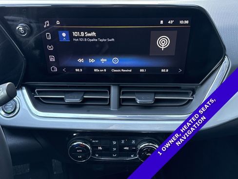 Used 2025 Chevrolet Trax LT w/ LT Convenience Package image 16