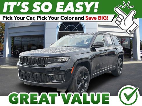 Used 2024 Jeep Grand Cherokee Laredo AWD/4WD image 1