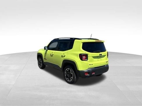 Used 2017 Jeep Renegade Trailhawk w/ Premium Trailhawk Package AWD/4WD image 5