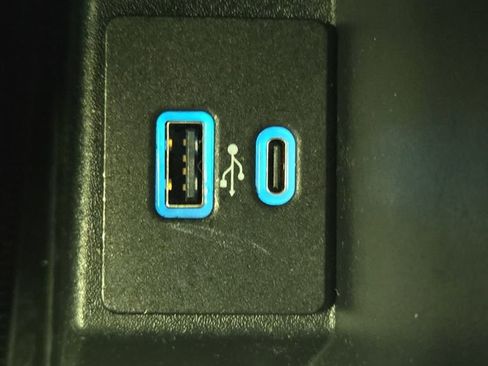 Used 2022 Ford Edge SEL w/ Sport Appearance Package image 25