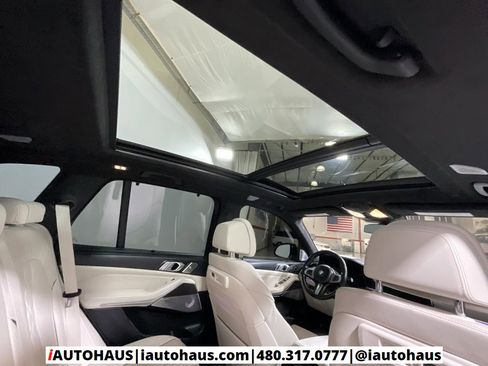 Used 2021 BMW X5 M50i w/ Executive Package image 42