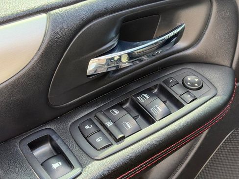 Used 2017 Dodge Grand Caravan GT FWD image 21