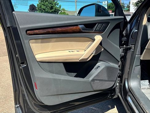 Used 2019 Audi Q5 2.0T Premium Plus w/ Premium Plus Package image 23