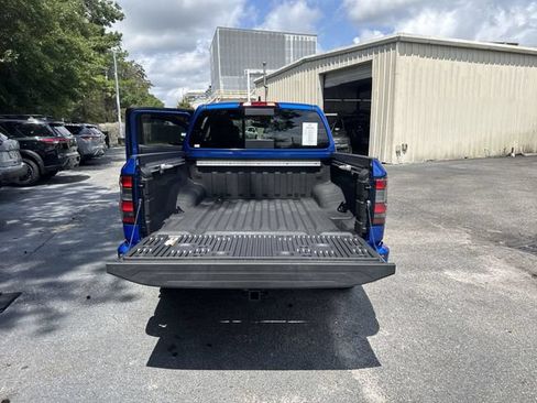 Used 2025 Nissan Frontier SL AWD/4WD image 12
