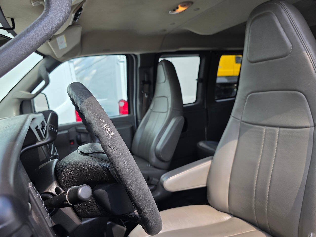 Used 2019 Chevrolet Express 3500 LS RWD image 10
