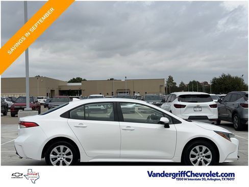 Used 2025 Toyota Corolla LE FWD image 3