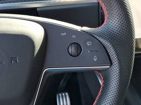 Used 2022 Tesla Model X Plaid image 38