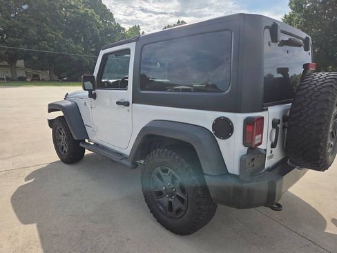 Used 2016 Jeep Wrangler Sport AWD/4WD image 6
