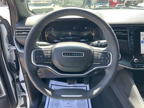 Used 2023 Jeep Wagoneer 4WD w/ Premium Group I image 21