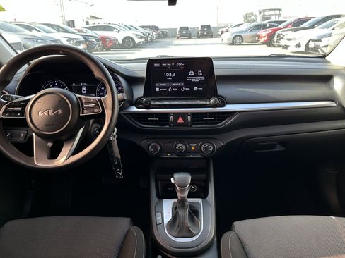 Used 2023 Kia Forte LXS w/ LXS Technology Package image 17