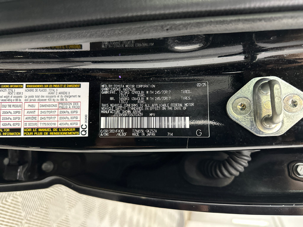 Used 2025 Toyota 4Runner SR5 AWD/4WD image 31