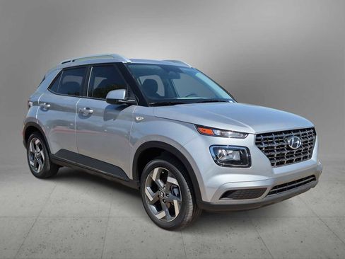 New 2026 Hyundai Venue SEL FWD image 2