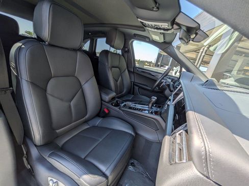 Certified 2024 Porsche Macan image 25