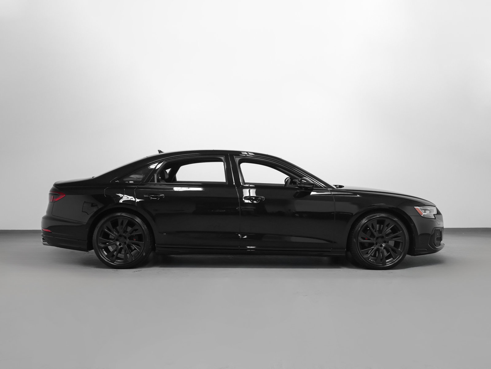 Used 2026 Audi S8 w/ Executive Plus Package AWD/4WD image 13