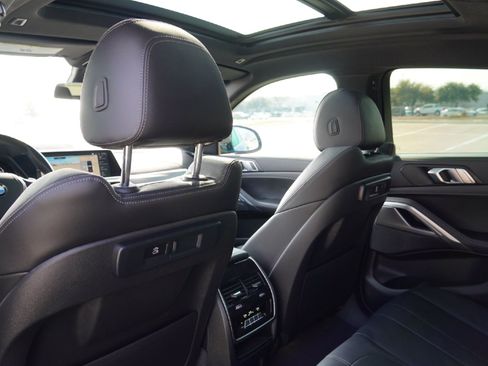 Used 2022 BMW X6 xDrive40i w/ Premium Package image 31