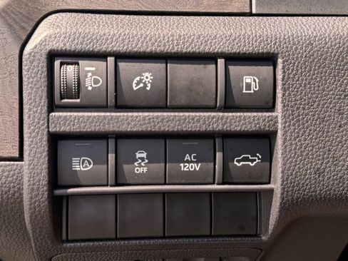 Certified 2025 Toyota Tacoma Limited AWD/4WD image 20