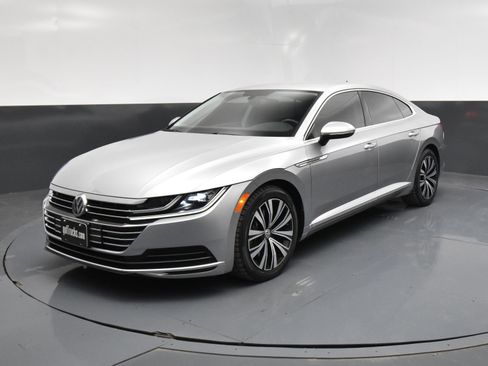 Used 2019 Volkswagen Arteon SE image 2