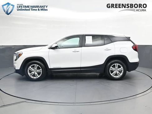 Used 2024 GMC Terrain SLE FWD image 10