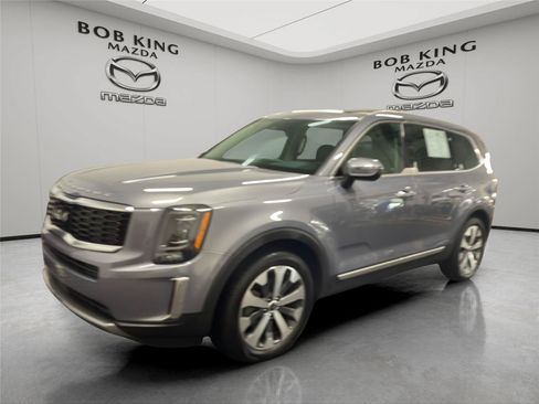 Used 2022 Kia Telluride S FWD image 1