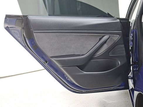 Used 2018 Tesla Model 3 Long Range image 34