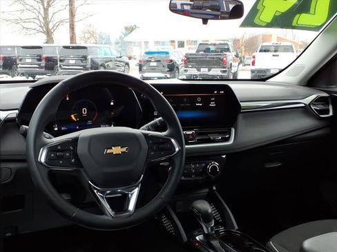 Used 2024 Chevrolet TrailBlazer LT w/ LT Cold Weather Package image 14