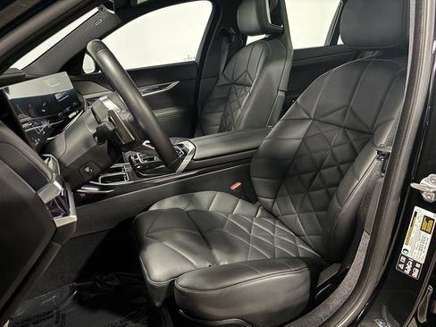 Used 2025 BMW 740i xDrive image 11